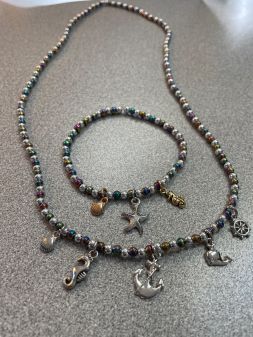 Charm necklace with bracelet 